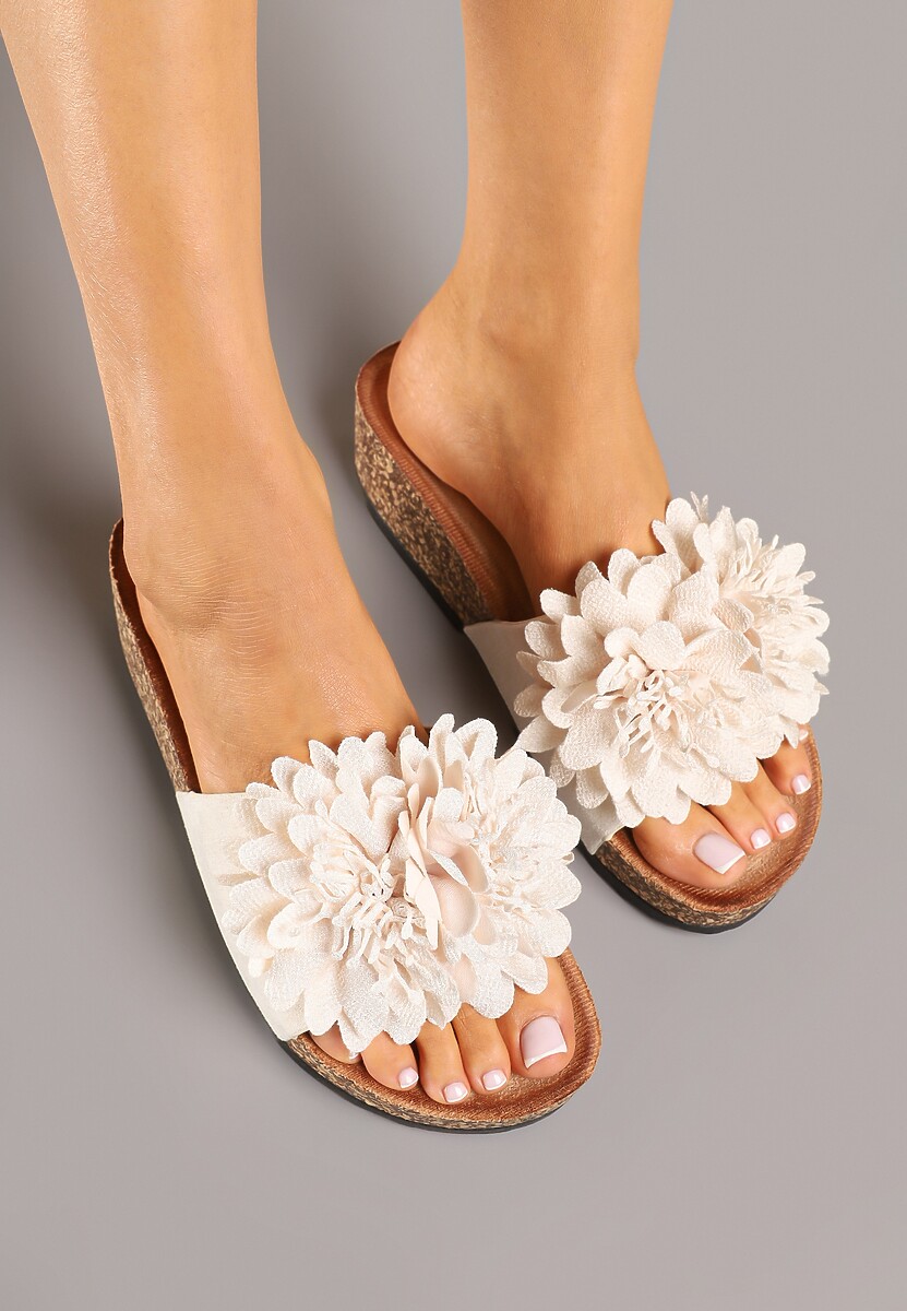 Beżowe Klapki na Platformie i Koturnie Ozdobione Kwiatem 3D Meraniela
