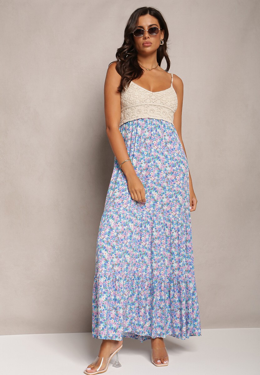 Niebieska Maxi Wiskozowa Sukienka o Rozkloszowanym Fasonie w Kwiaty Ozdobiona Szydełkowym Wzorem Damrea