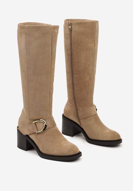 Ciemnobeżowe Kozaki Vices na Słupku z Ozdobną Klamrą i Ociepleniem Moriti