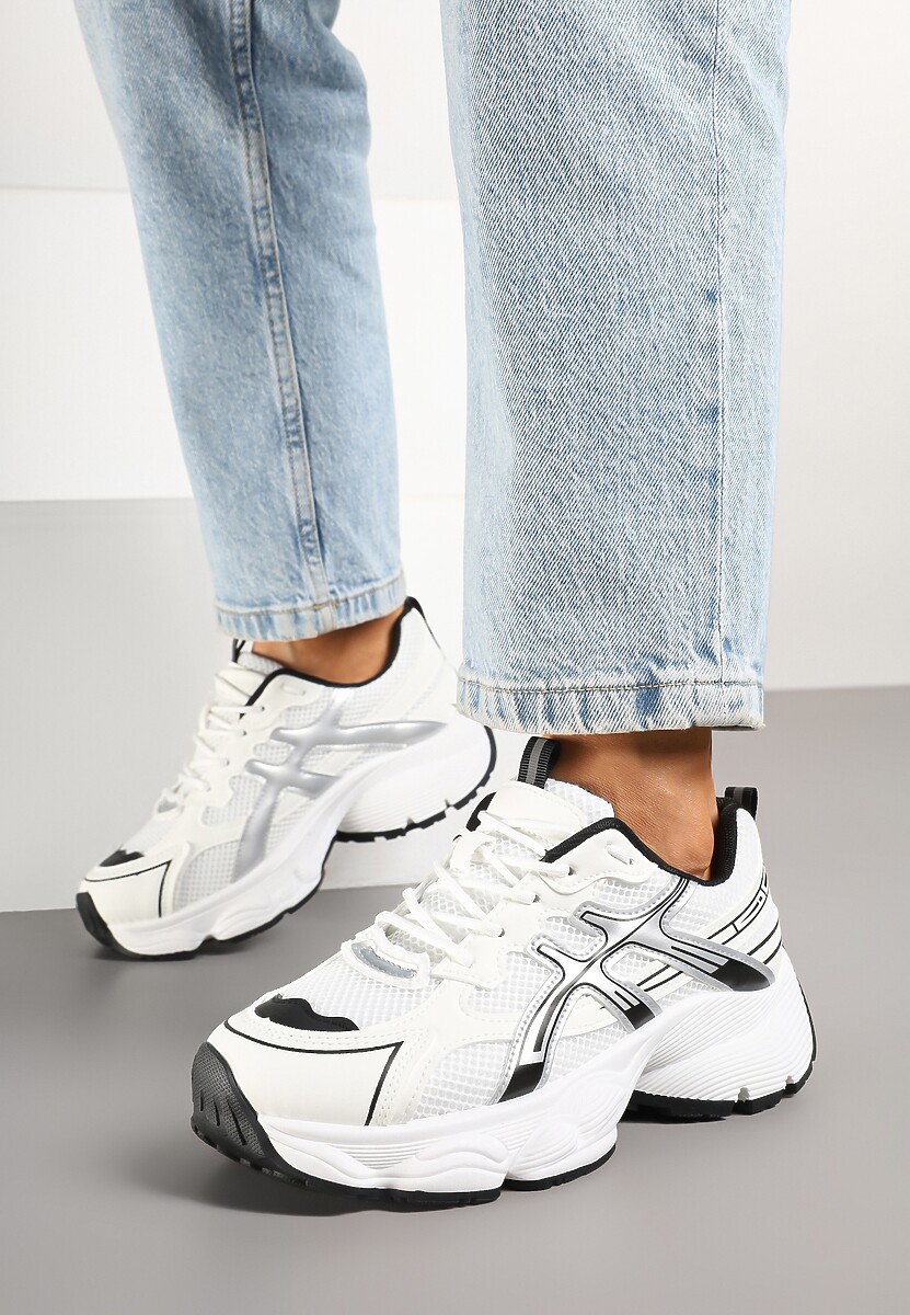 Biało-Czarne Sneakersy na Platformie z Tłoczeniem i Ozdobnymi Paskami Tatormira