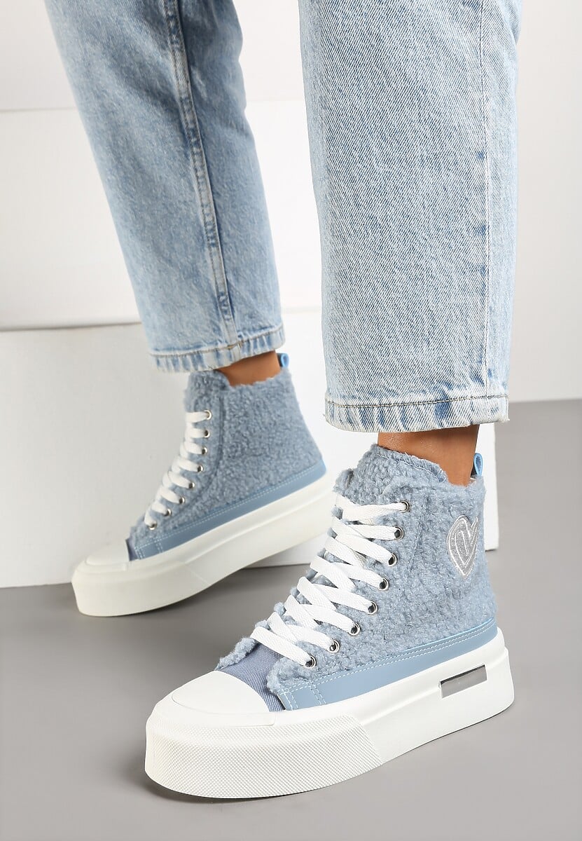 Niebieskie Futerkowe Trampki na Platformie z Ozdobną Naszywką w Kształcie Serca Aelinna