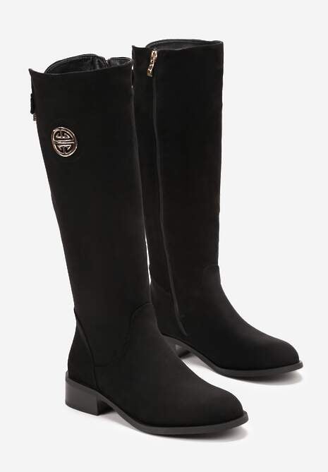 Czarne Kozaki na Niskim Słupku i Metaliczną Ozdobą Diventia