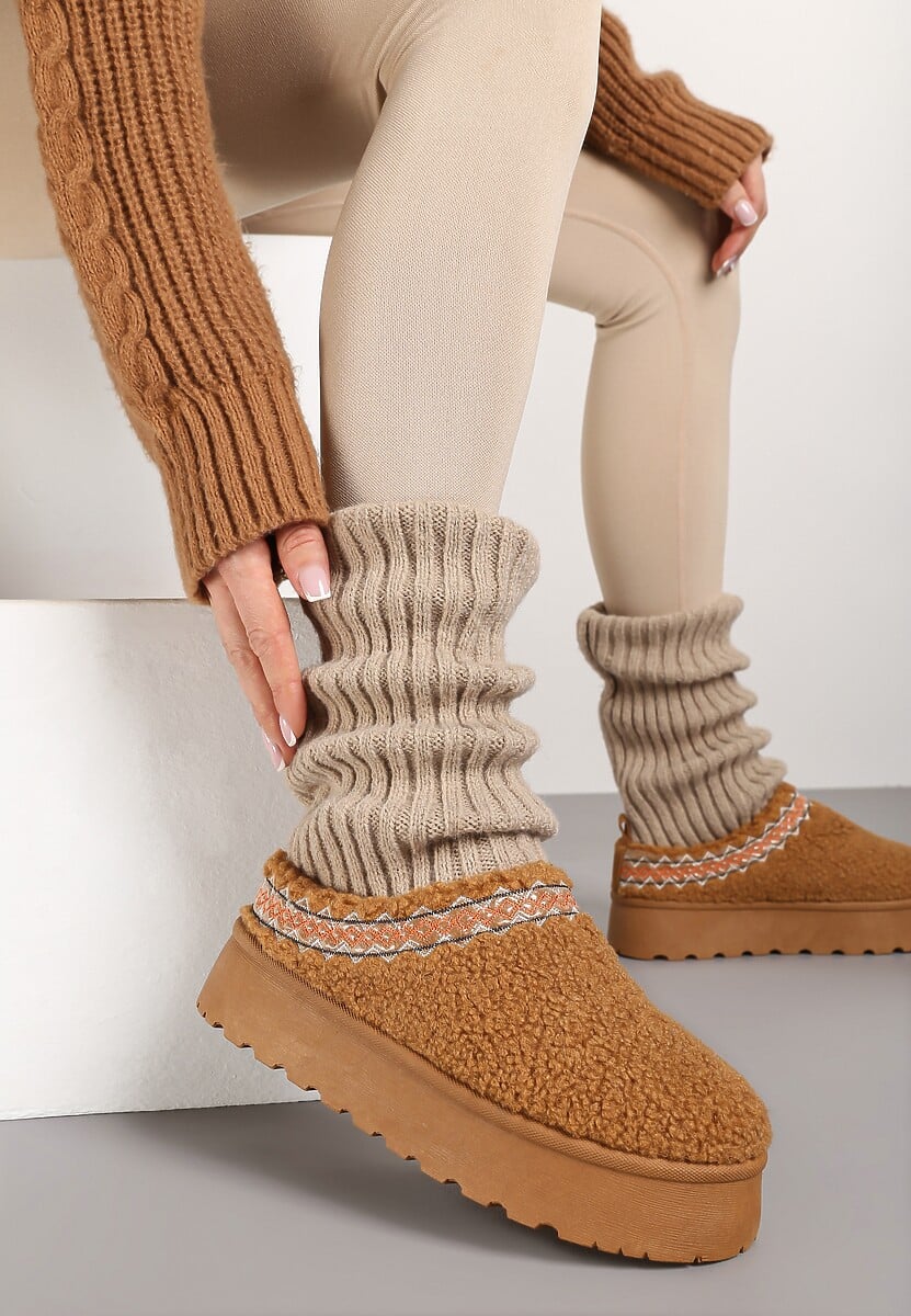 Brązowe Śniegowce na Platformie z Niską Cholewką i Haftem Zinnorea