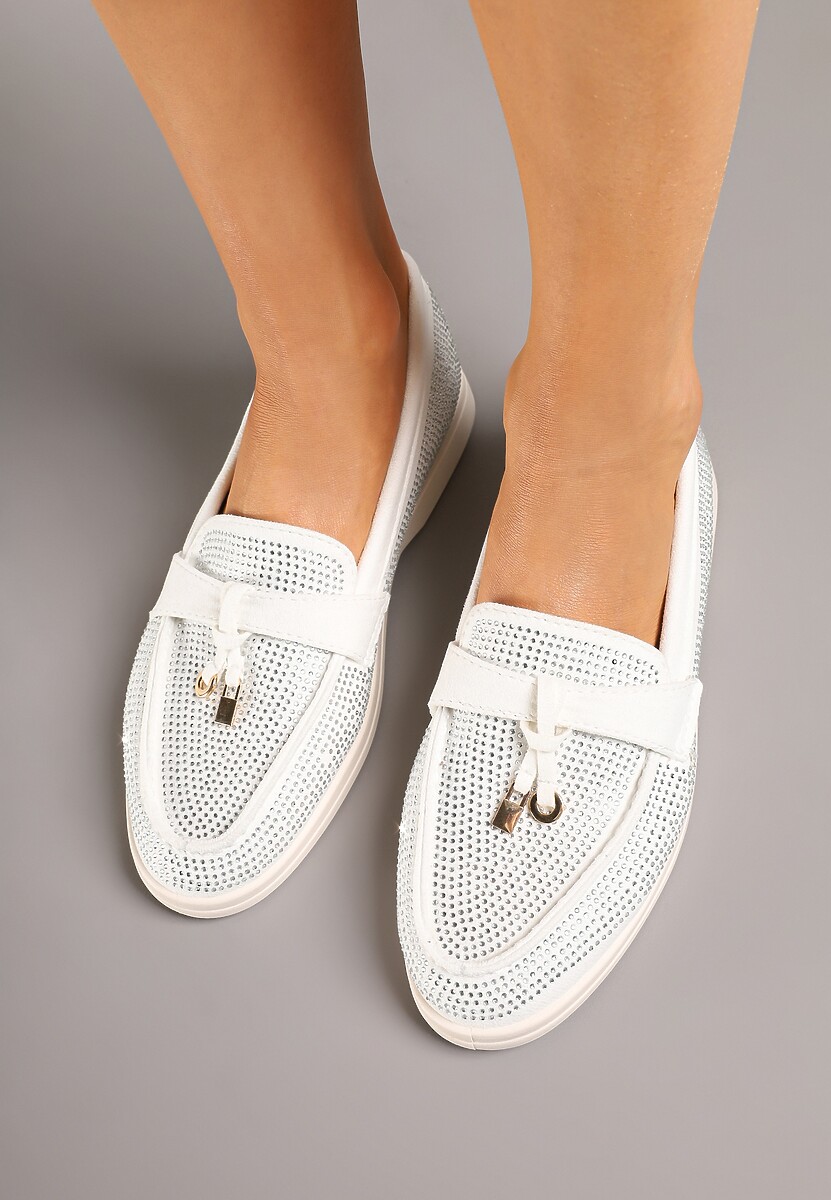 Białe Mokasyny z Cholewką z Cyrkoniami Zdobione Aplikacją Tenurea