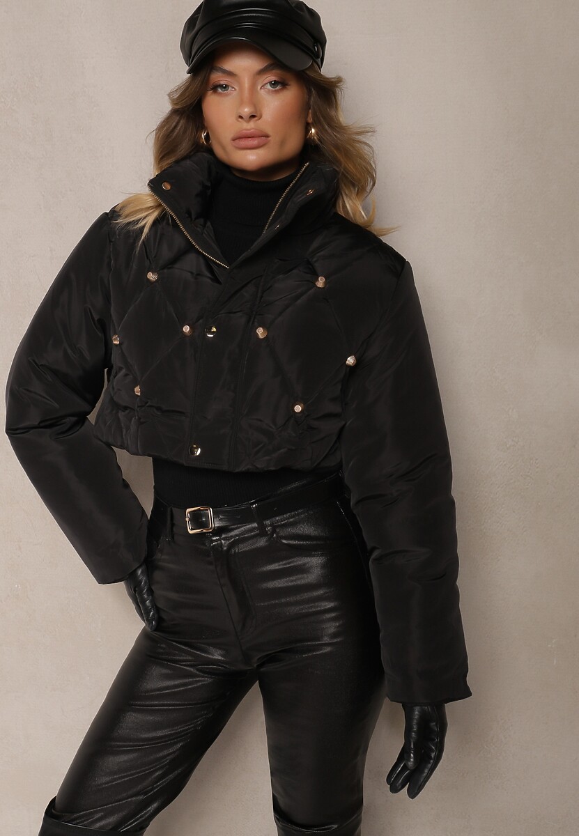 Jasnobeżowa Krótka Kurtka Puffer ze Stójką i Pikowanymi Przeszyciami Ozdobiona Napami Zinovira