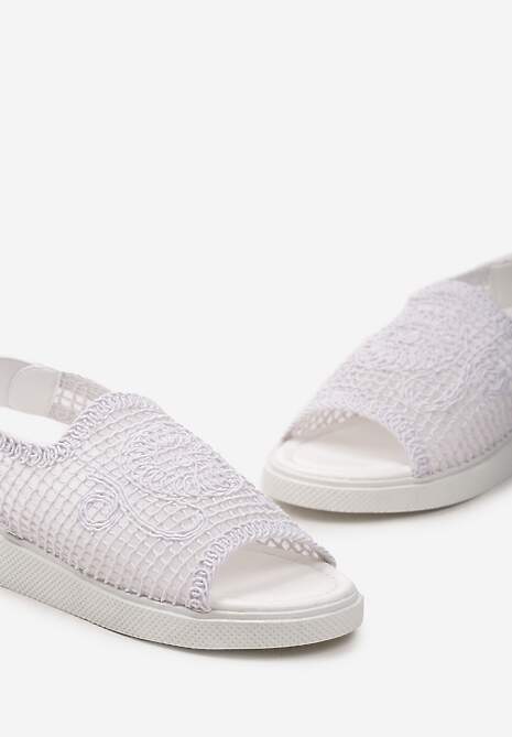 Białe Stylowe Sandały z Plecionymi Detalami i Paskiem na Piętę Matirra
