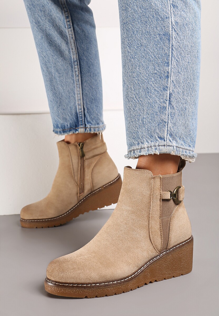Beżowe Botki Sztyblety na Koturnie Ozdobione Metaliczną Aplikacją Savianae