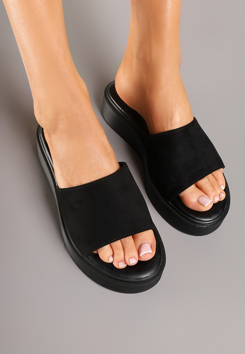 Czarne Klapki Basic na Platformie Ervesa