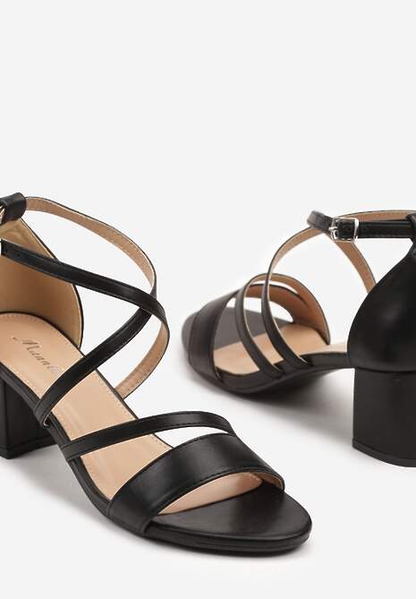 Czarne Sandały na Niskim Obcasie z Eleganckimi Paseczkami Tillite