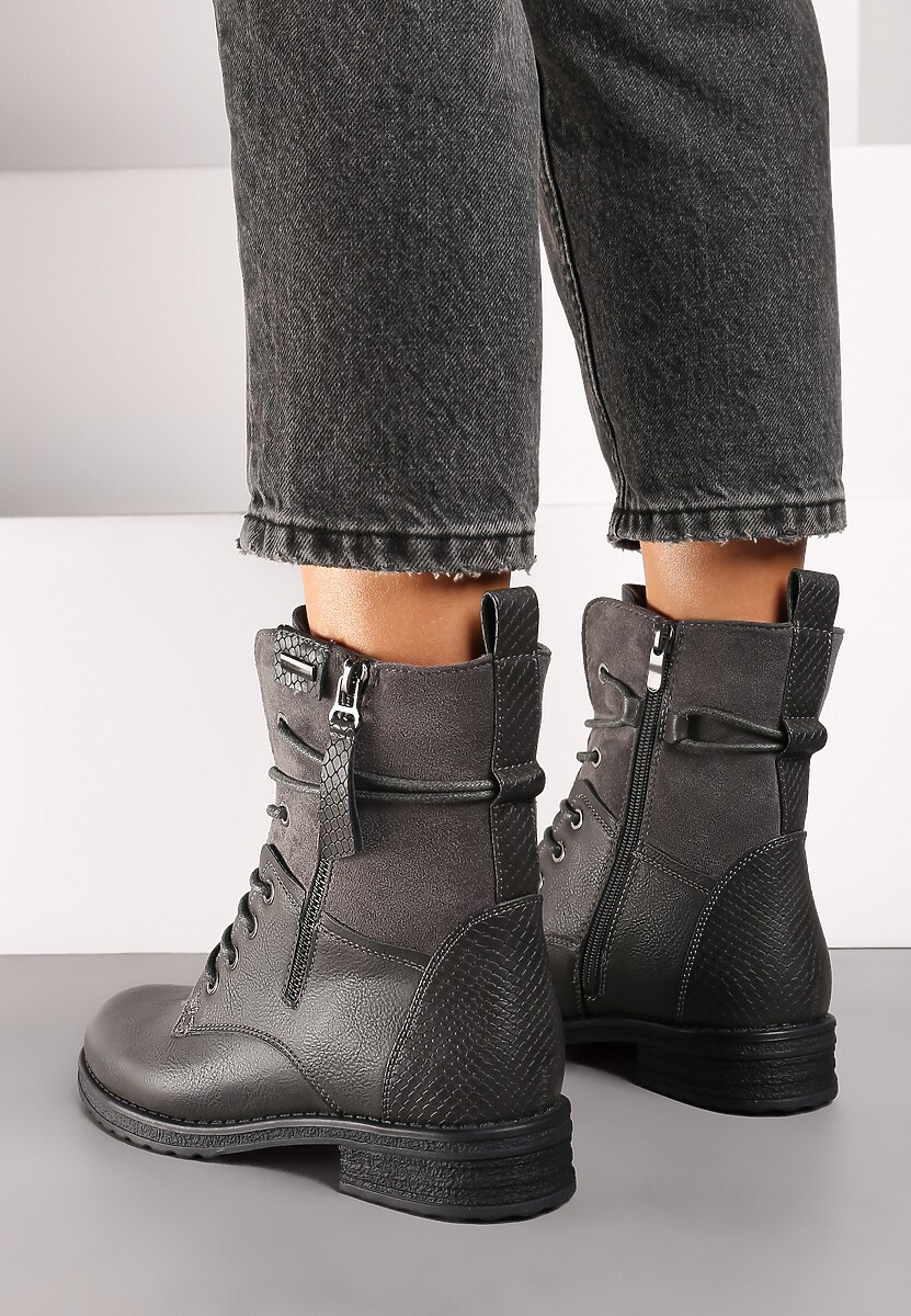 Szare Botki Typu Trapery Ozdobione Wstawką z Ekozamszu i Suwakiem Debisha