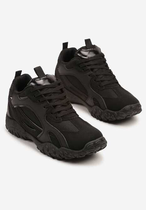 Czarne Sneakersy Ozdobione Tłoczoną Cholewką Pillitha