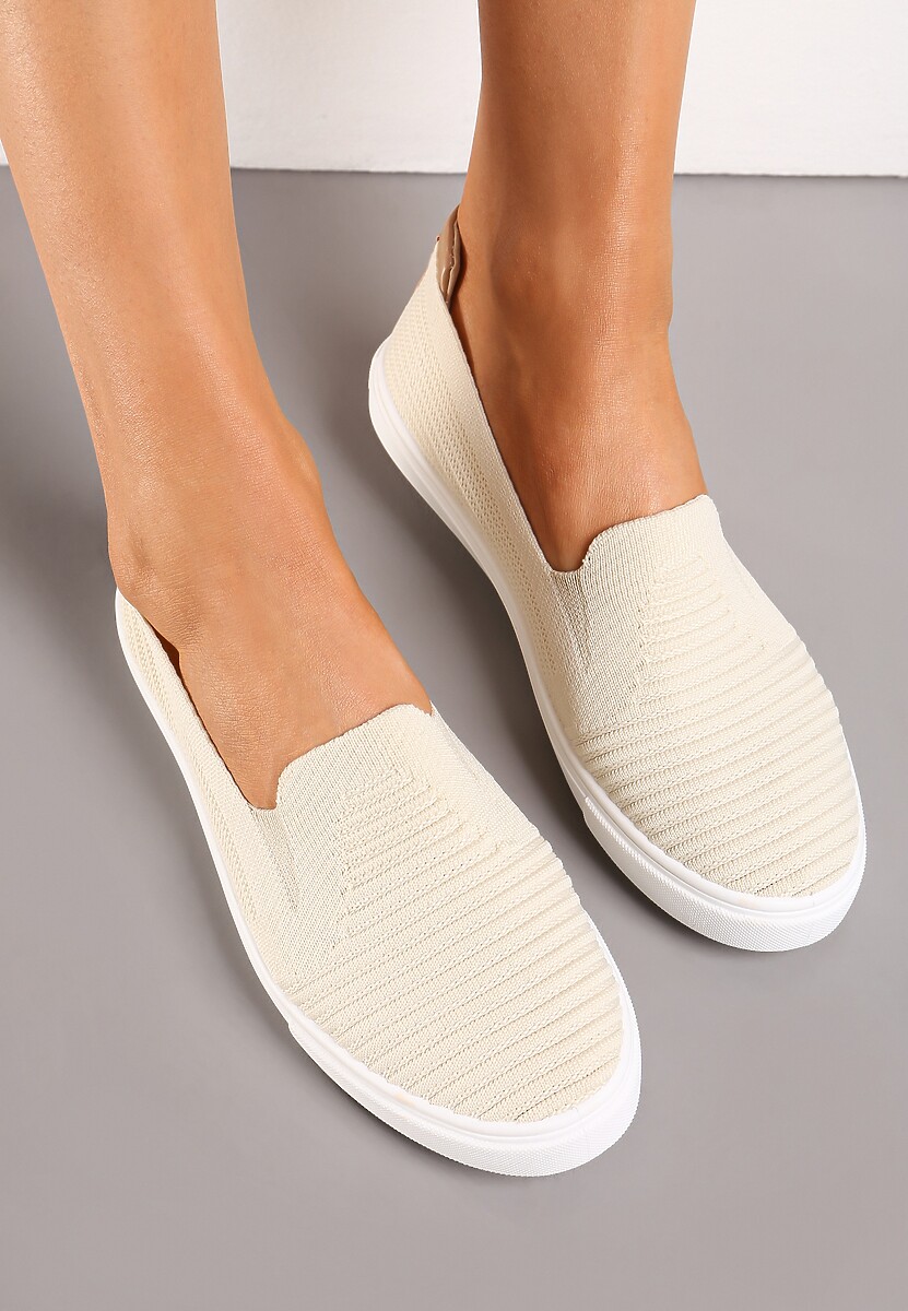 Beżowe Wsuwane Tenisówki Ozdobione Wstawką z Ekoskóry na Zapiętku Eliriaba