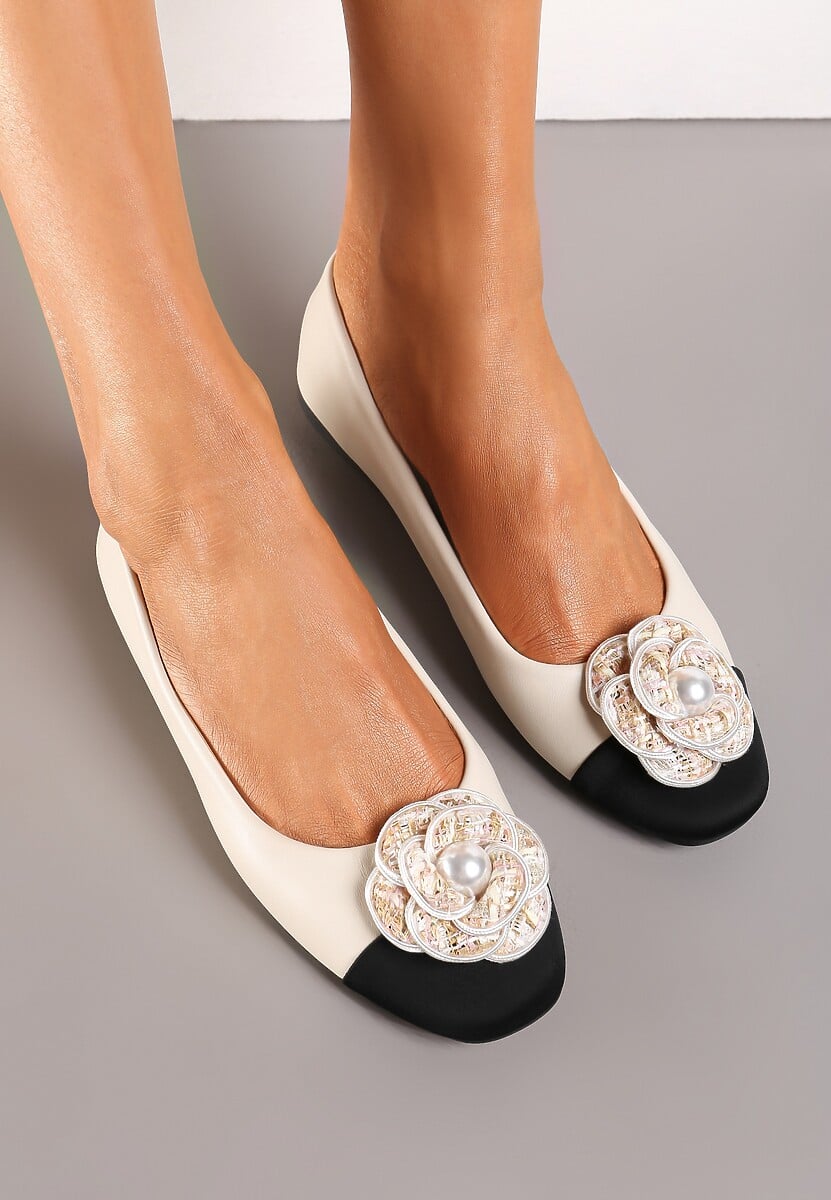 Beżowe Balerinki Ozdobione Kwiatkiem 3D i Perłą Ethere