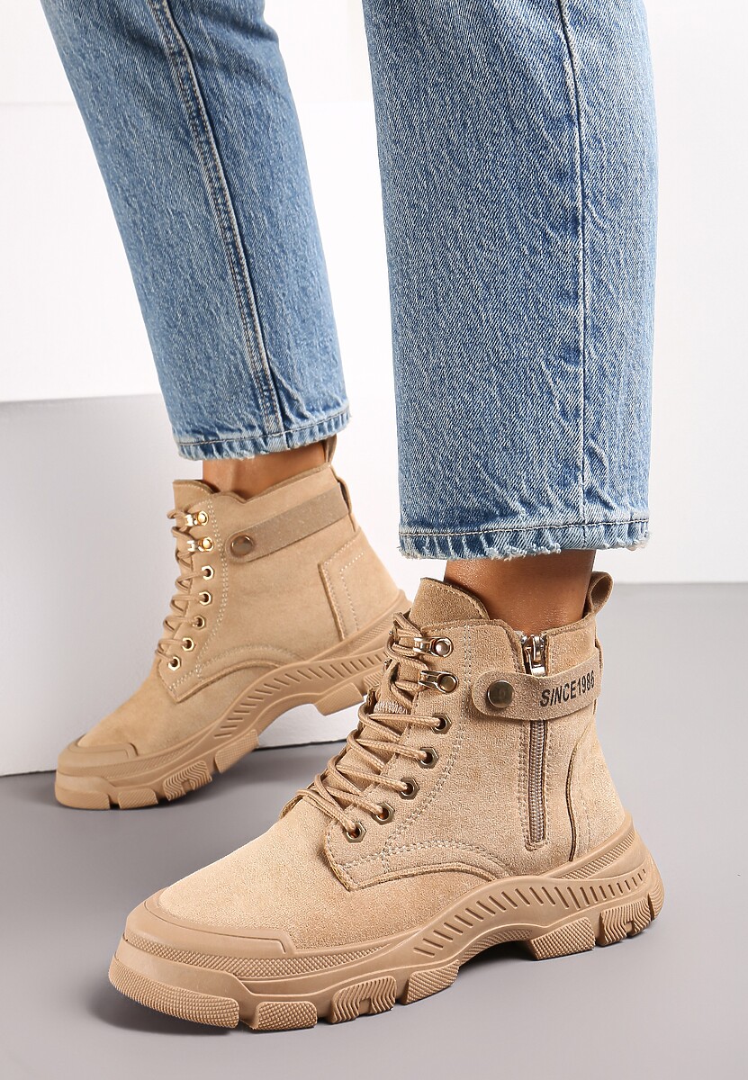 Ciemnobeżowe Sznurowane Traperki z Ekozamszu z Suwakiem i Paskiem z Napisami Dikofena