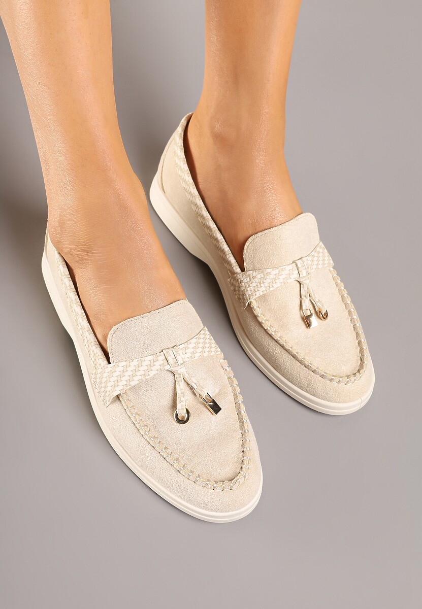 Beżowe Mokasyny Ozdobione Metalicznymi Aplikacjami i  Geometrycznym Wzorem Raviloria