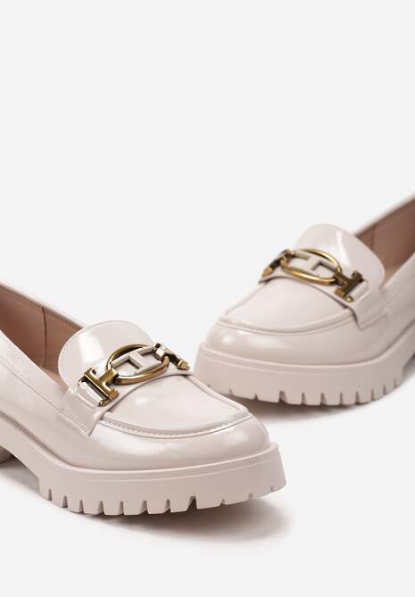 Beżowe Mokasyny na Grubej Podeszwie Lakierowane z Metalową Wstawką Daruill
