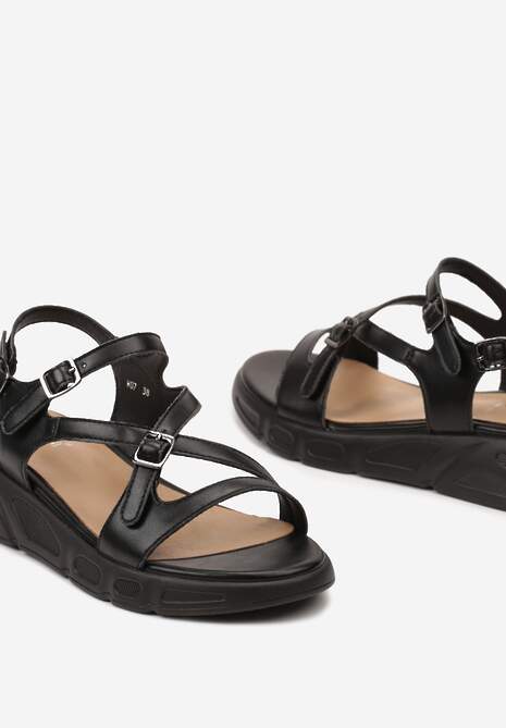 Czarne Sandały z Imitacji Skóry ze Sprzączką i Grubą Podeszwą Buildetta