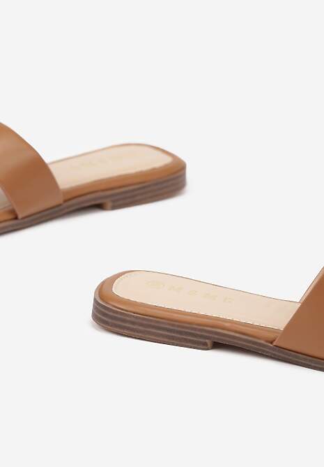 Brązowe Klapki z Imitacji Skóry na Płaskiej Podeszwie Hitesa