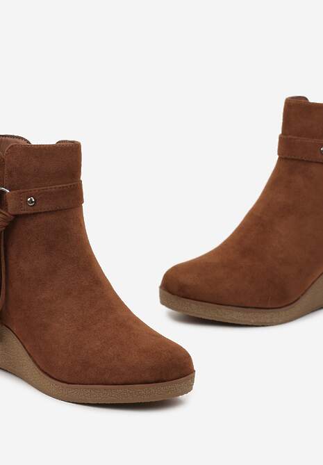 Brązowe Botki na Koturnie z Ozdobnym Paskiem Aranja