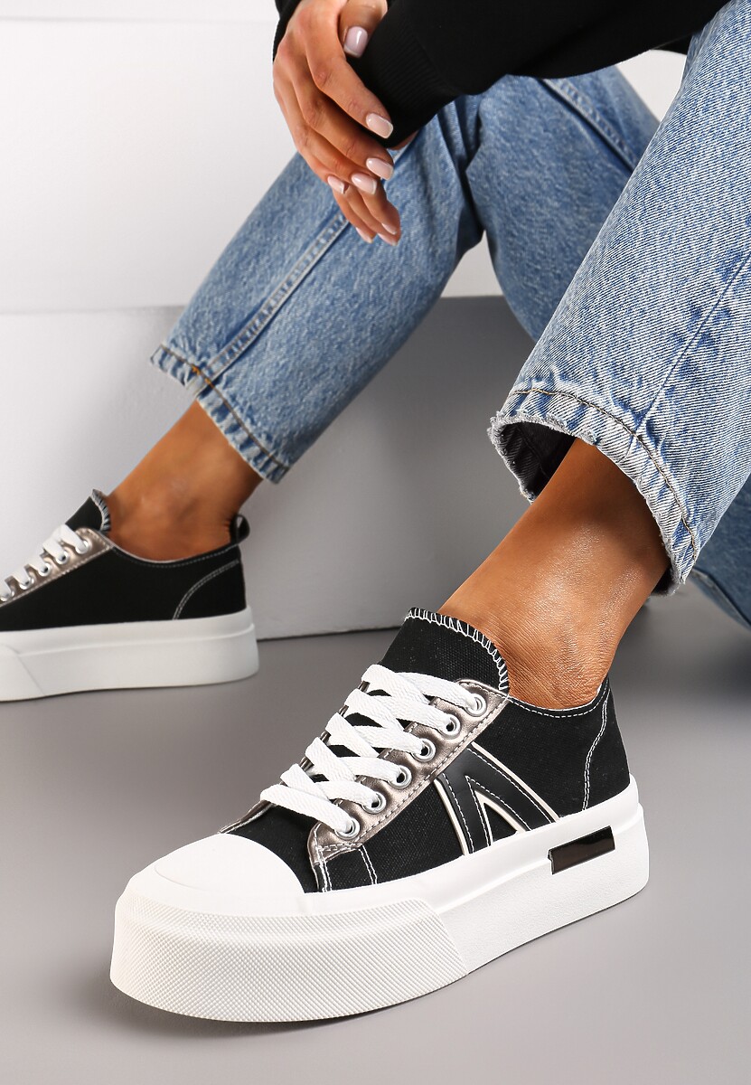 Czarne Trampki na Grubej Podeszwie Sznurowane Peonema