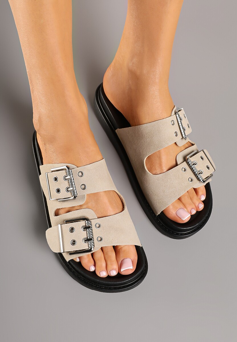 Beżowe Klapki Ozdobione Klamrami Vellevia