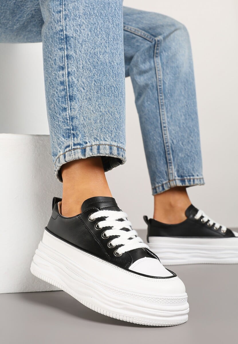 Czarno-Białe Streetwearowe Trampki na Tłoczonej Platformie Fellimi