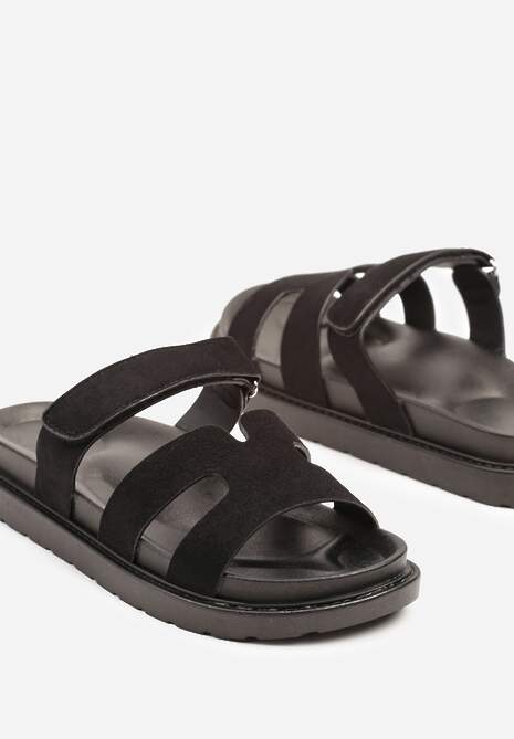 Czarne Klapki z Imitacji Zamszu Zapinane na Rzep Borria