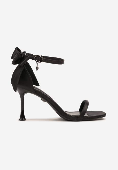 Czarne Sandały Vices na Szpilce Ozdobione Kokardą Sarazelle