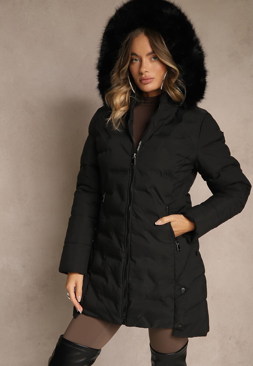 Czarna Pikowana Kurtka Puchowa z Kapturem z Futrem i Bocznymi Napami Zeniara