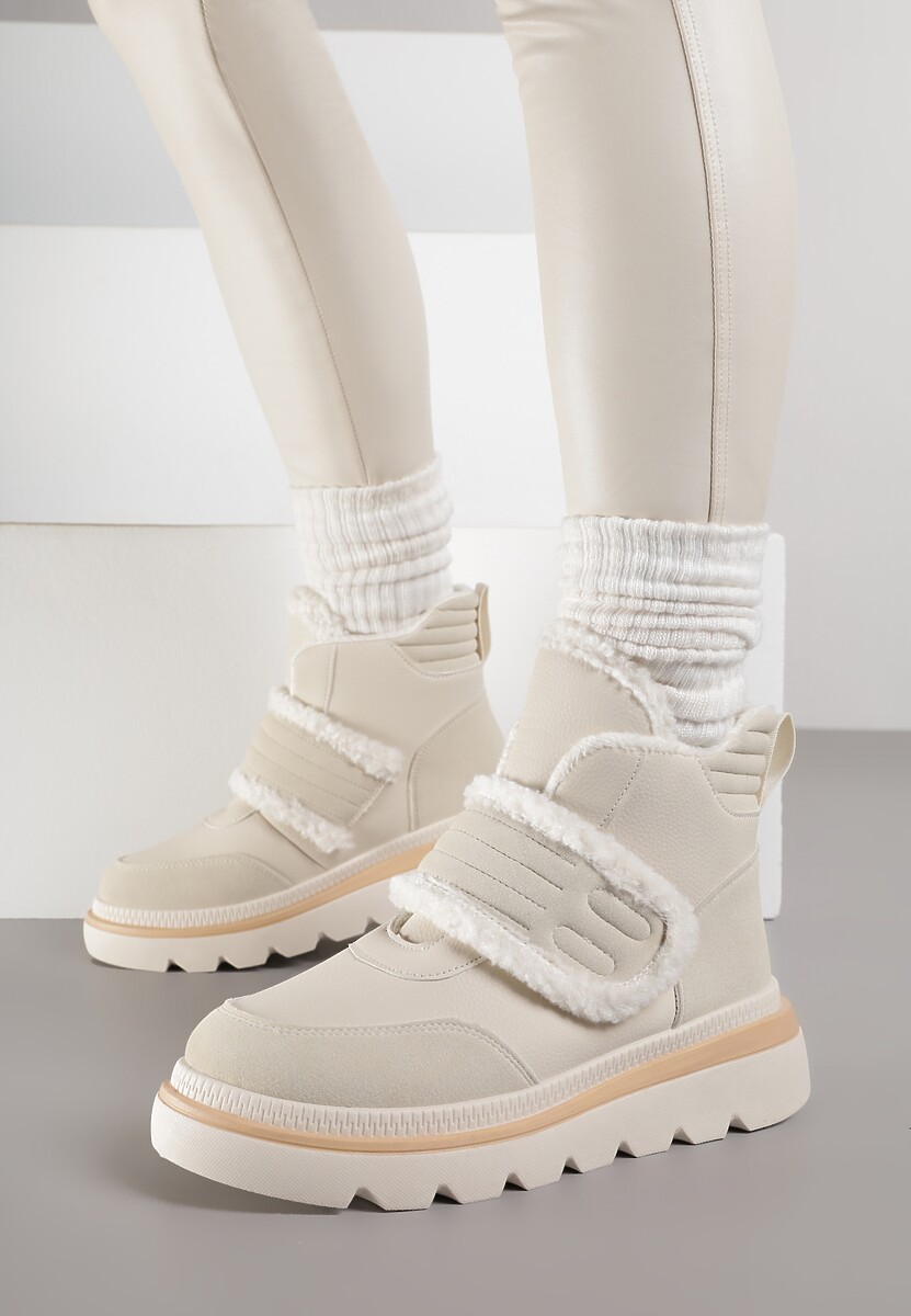 Beżowe Śniegowce Ozdobione Futerkiem i Przeszyciami Newelara