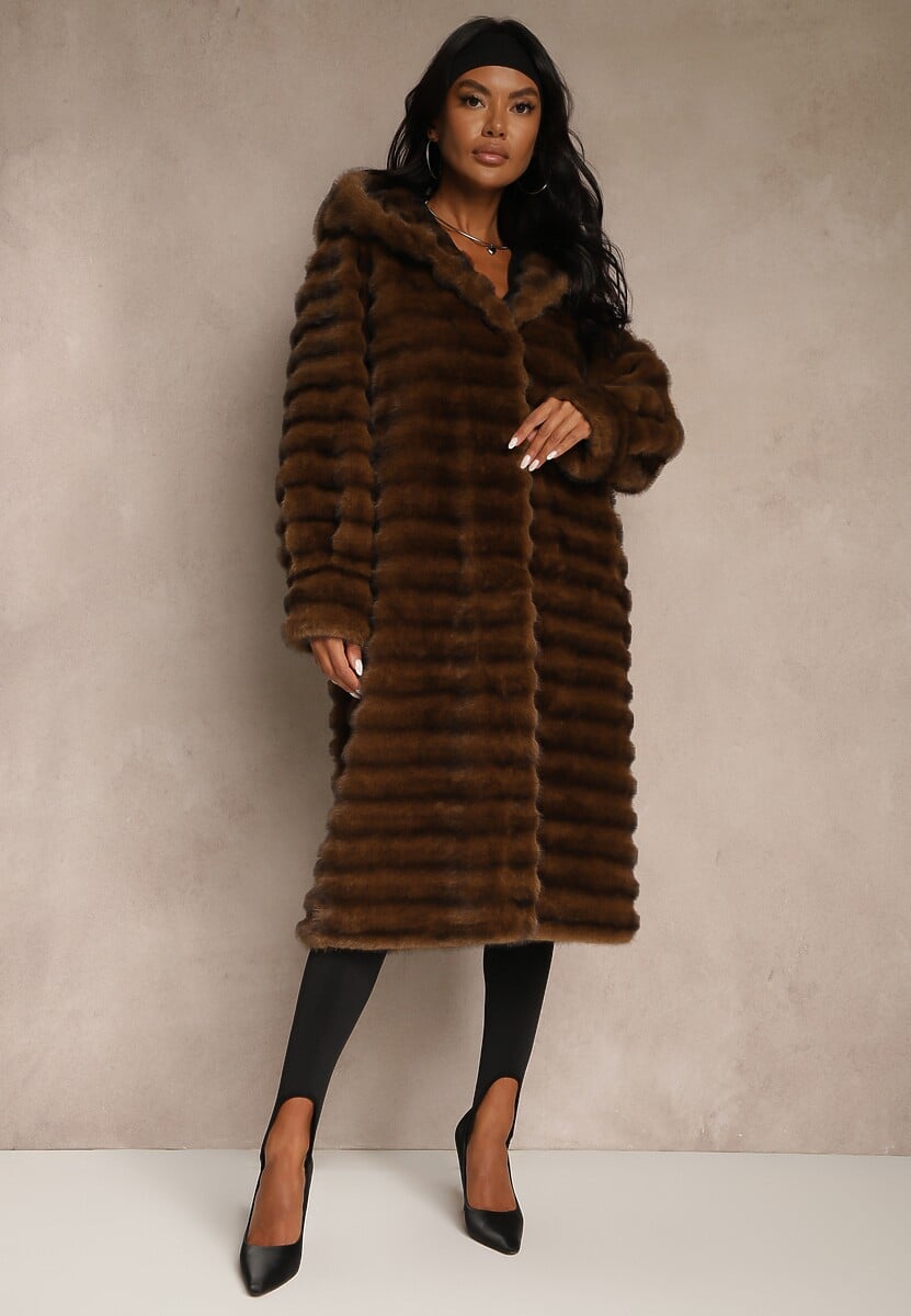 Brązowy Płaszcz Futerko z Ozdobnymi Przeszyciami i Kapturem Esetia