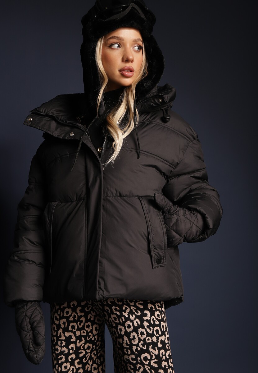 Czarna Pikowana Kurtka z Kapturem ściągaczami i Troczkami Hedidra