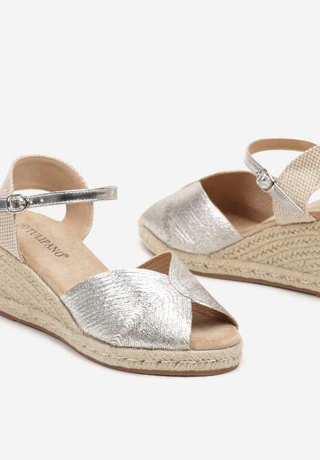 Srebrne Sandały na Koturnie Ozdobionym Plecionką Zapinane przy Kostce Elalou