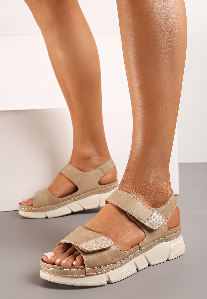 Ciemnobeżowe Sandały z Wkładką ze Skóry na Grubej Podeszwie z Zapięciami na Rzepy Alindera