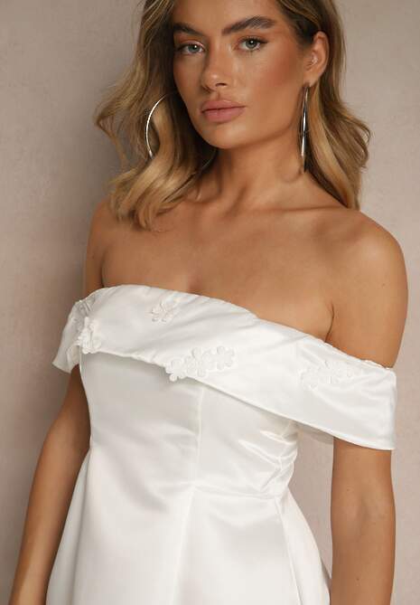 Biała Sukienka Hiszpanka Vices z Satyny Zdobiona Aplikacjami Fenilune