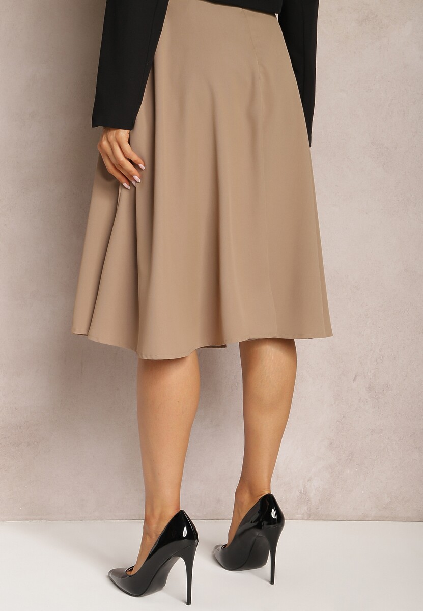 Beżowa Gładka Spódnica o Rozkloszowanym Fasonie z Paskiem i Podszewką Zinrace