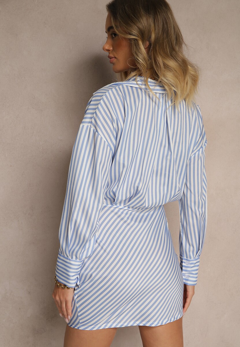 Jasnoniebieska Dopasowana Sukienka o Koszulowym Kroju w Prążki Mevistra