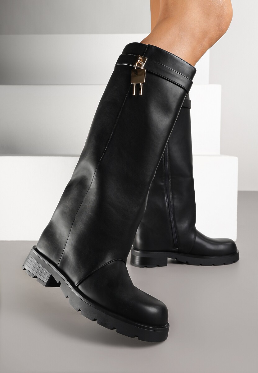 Czarne Kozaki z Imitacją Nakładkowej Cholewki i Aplikacją Nallara