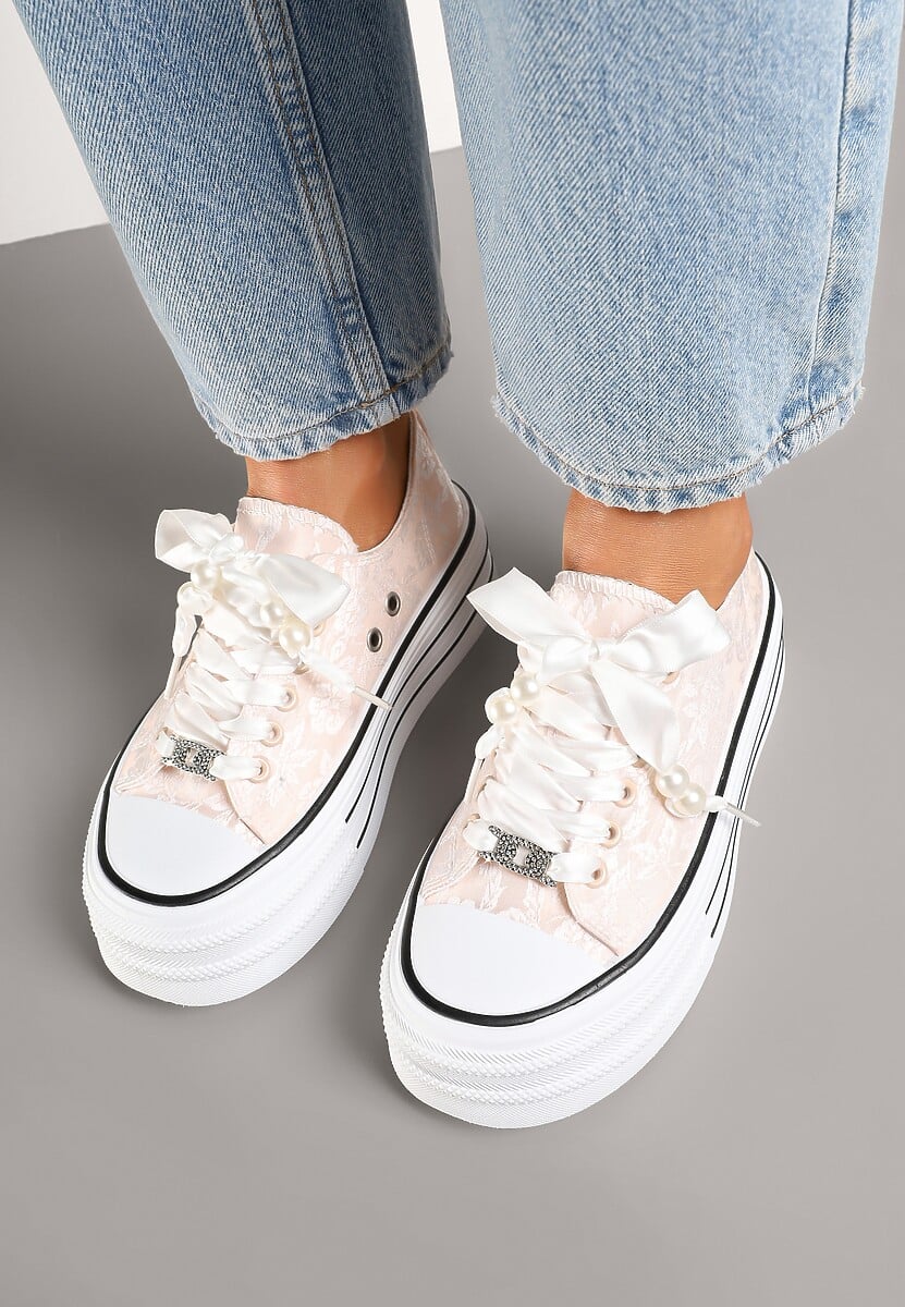 Różowe Trampki na Platformie Ozdobione Perełkami Yasami