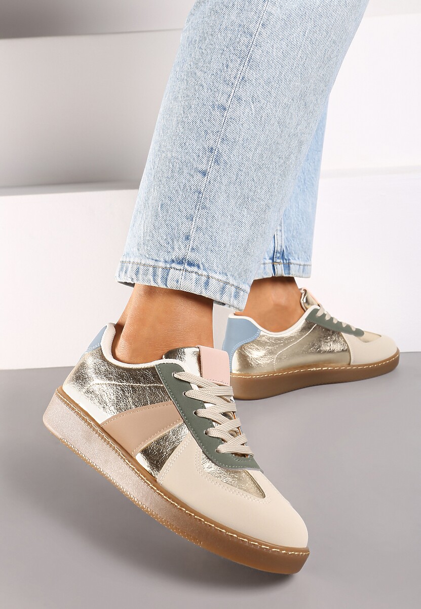 Beżowo-Zielone Sneakersy na Płaskiej Podeszwie Ozdobione Metalicznymi Elementami Nevlise