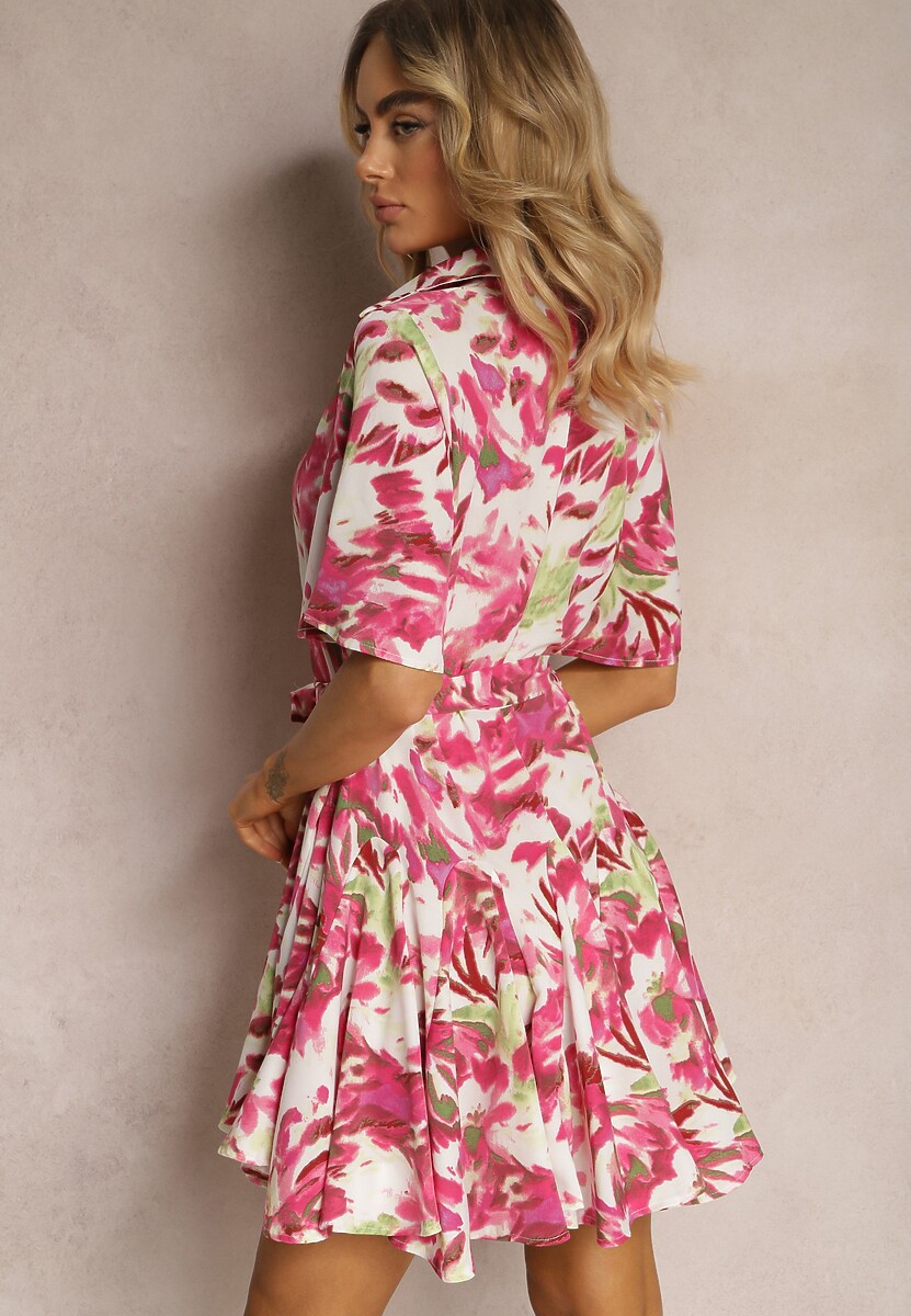 Różowo-Biała Sukienka z Falbankami Zapinana na Guziki z Materiałowym Paskiem i Krótkim Rękawem Uvinara