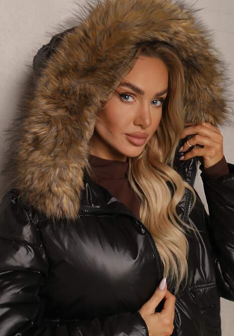 Czarna Asymetryczna Kurtka z Kapturem z Futrem z Możliwością Odpięcia Zineira