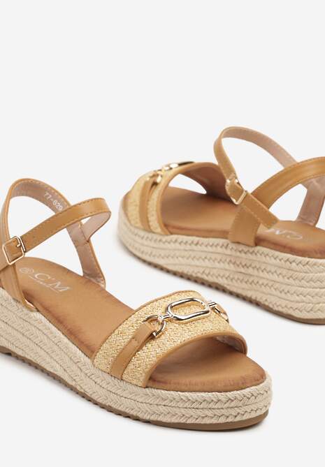 Brązowe Sandały Ozdobione Plecionką i Klamrą Lisamaria