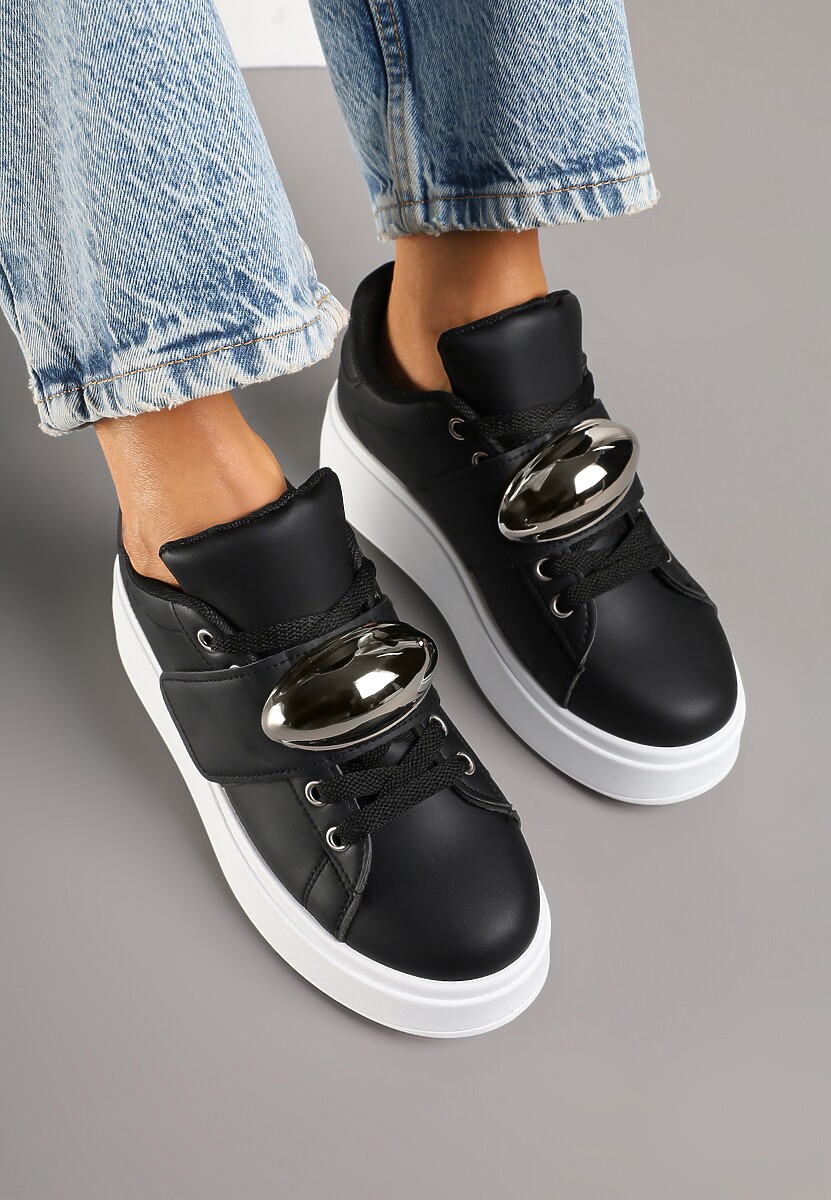 Czarne Sneakersyn na Platformie z Metaliczną Aplikacją Welveria