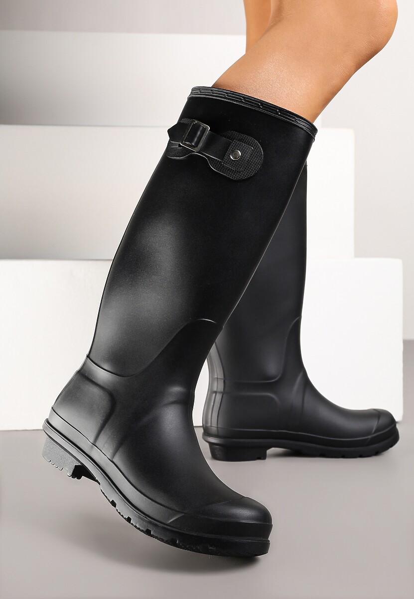 Czarne Kalosze Zdobione Sprzączką przy Cholewce Lirasellea