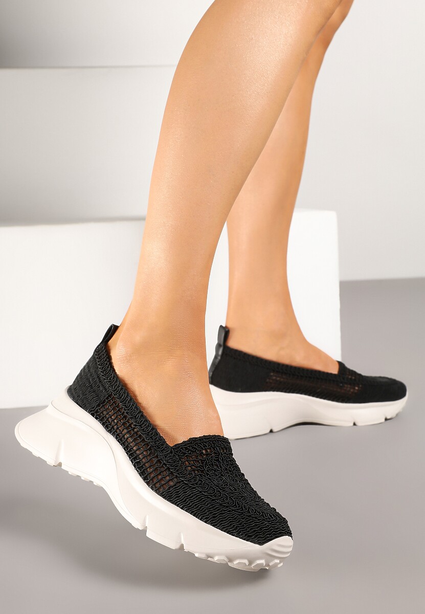 Beżowe Półbuty na Platformie z Ażurową Cholewką Lurinne