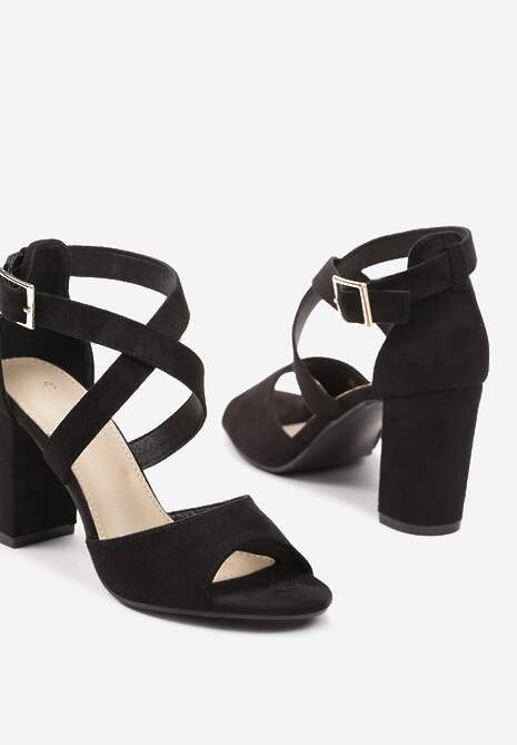Czarne Sandały Zapinane na Sprzączkę na Słupku Meavilla