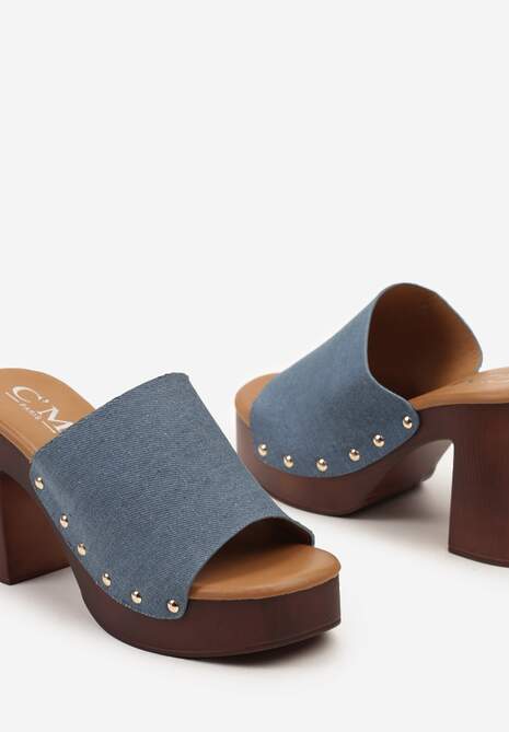 Niebieskie Chodaki Klapki na Słupku Ozdobione Nitami Juldia