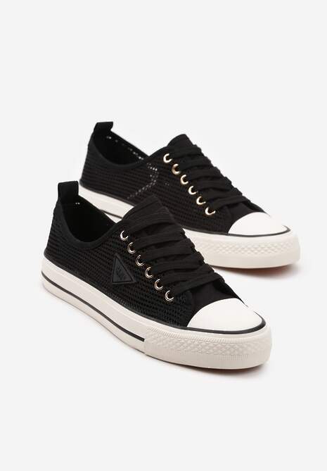 Czarne Szydełkowe Trampki o Klasycznym Fasonie Vovessa