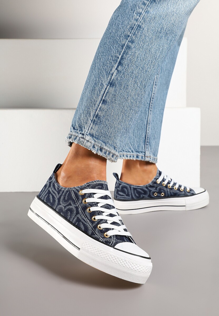 Granatowe Trampki na Platformie Zdobione Wzorem w Serca Gonavith